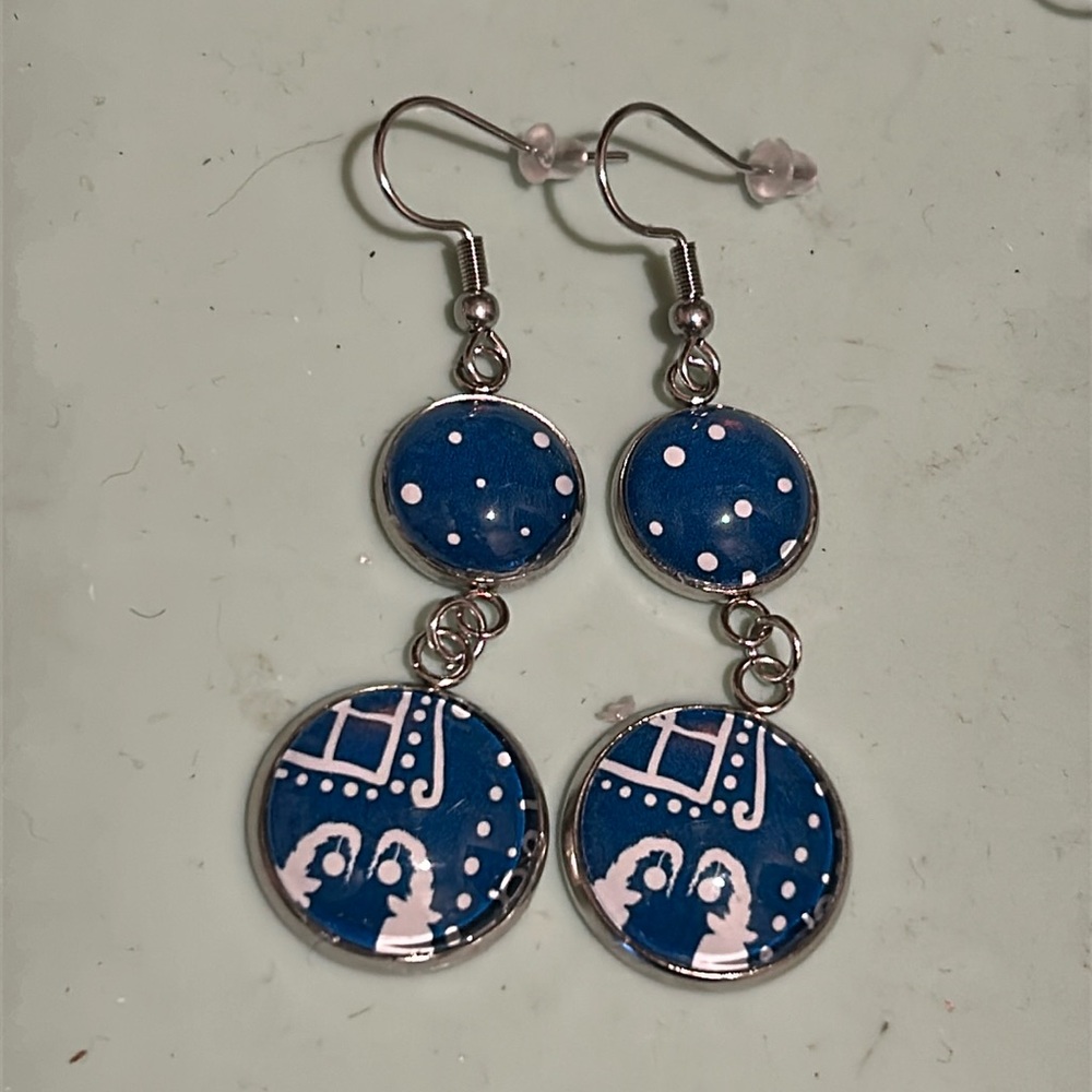 Trader Joe’s earrings 12mm and 18mm two tiered grump trees grinch snow